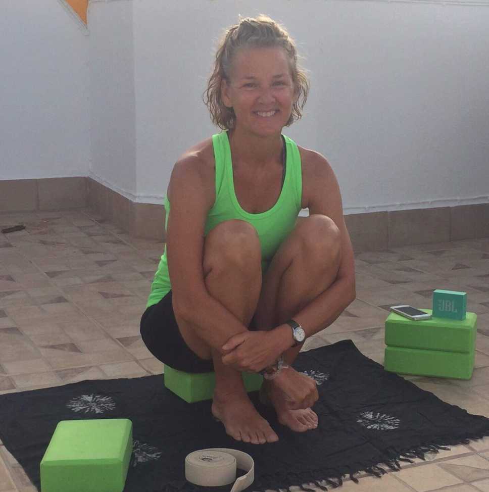 yoga tina torrevieja